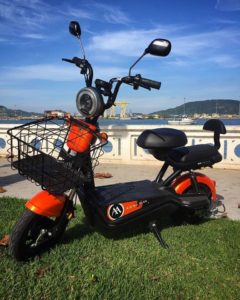 Imagem demonstrativa de uma scooter elétrica